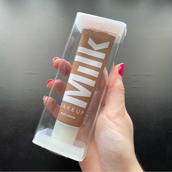 Milk Makeup Blur Liquid Foundation in Golden Deep - Picture 1 of 6